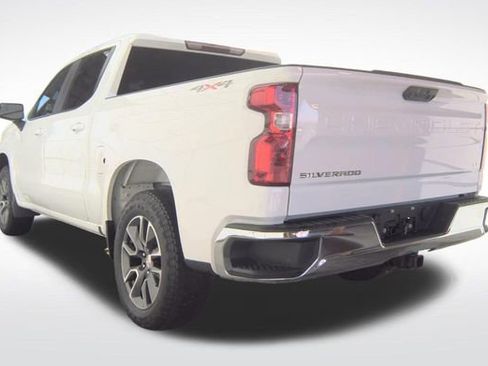 Used 2024 Chevrolet Silverado 1500 LT AWD/4WD image 10