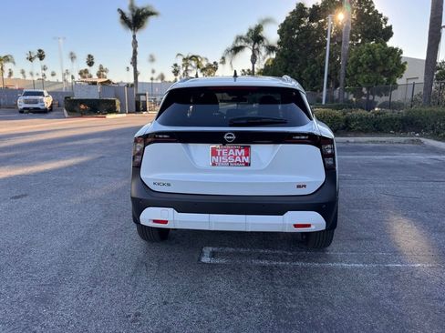 New 2026 Nissan Kicks SR w/ SR Premium Package FWD image 6