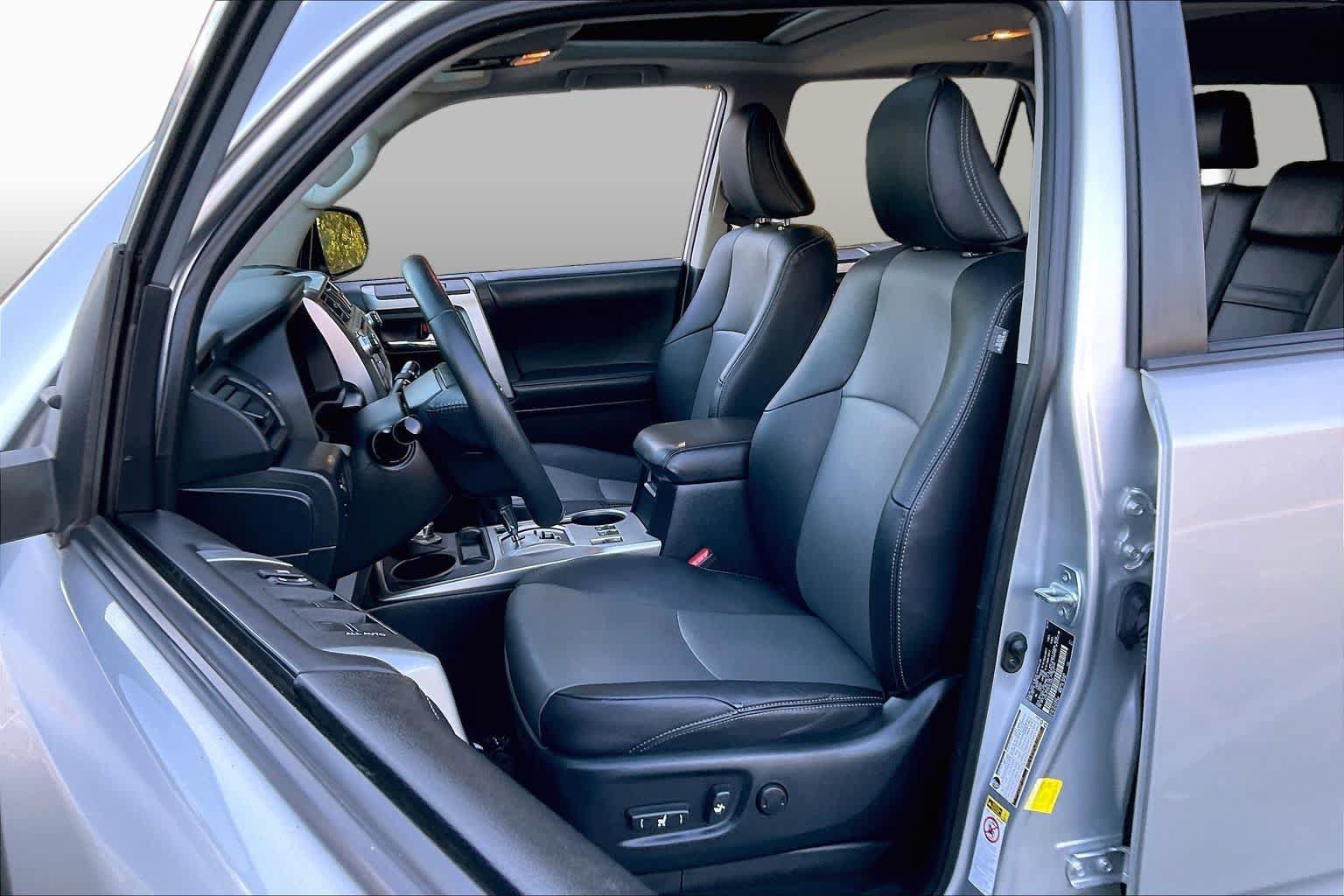 Used 2019 Toyota 4Runner SR5 Premium AWD/4WD image 7