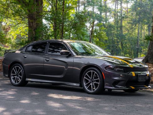 Used 2020 Dodge Charger R/T w/ Plus Group RWD image 50