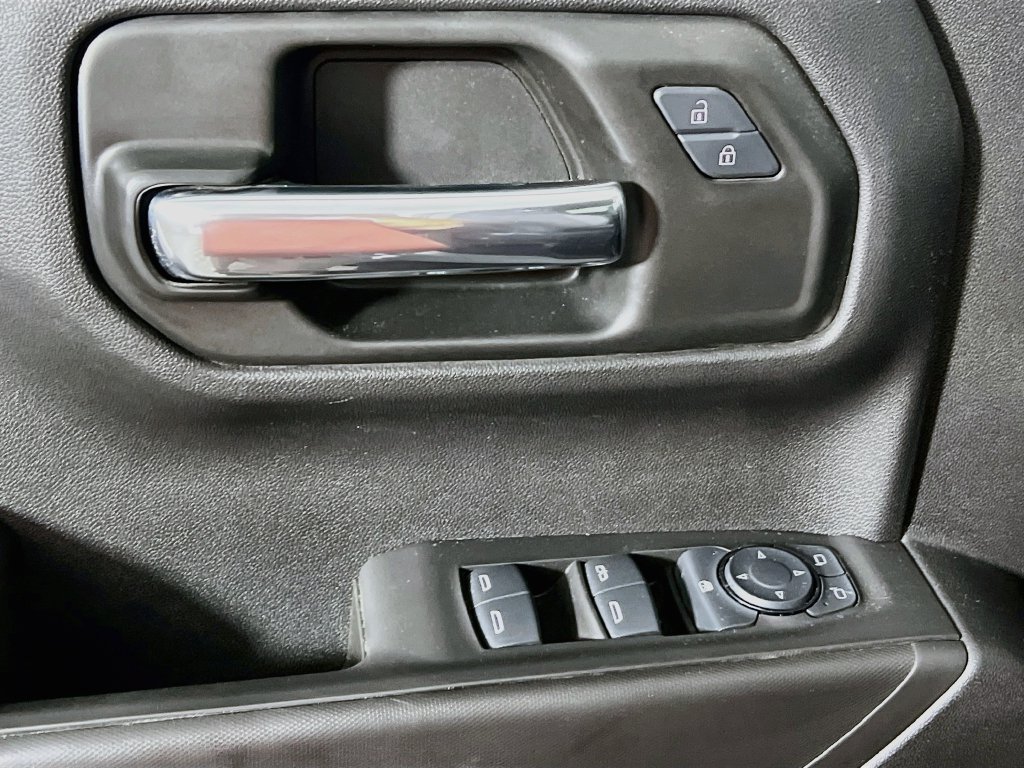 Used 2025 Chevrolet Silverado 1500 Custom Trail Boss w/ LPO, Dark Essentials Package AWD/4WD image 16