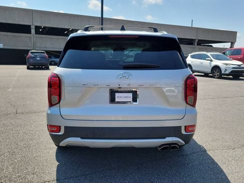 Used 2022 Hyundai Palisade SEL w/ Premium Package FWD image 5