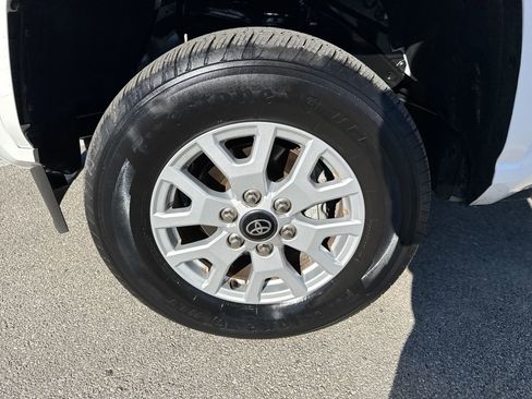 Certified 2024 Toyota Tacoma SR5 image 18