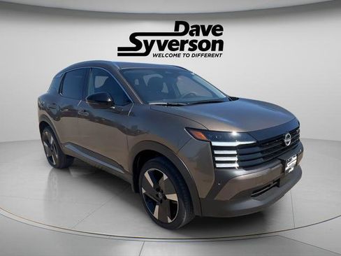 New 2026 Nissan Kicks SR w/ SR Premium Package AWD/4WD image 3