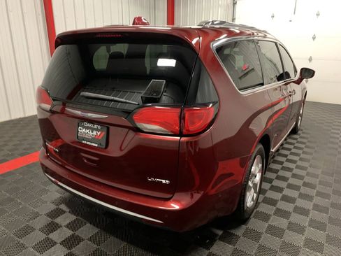 Used 2019 Chrysler Pacifica Limited w/ Advanced Safetytec Group image 18