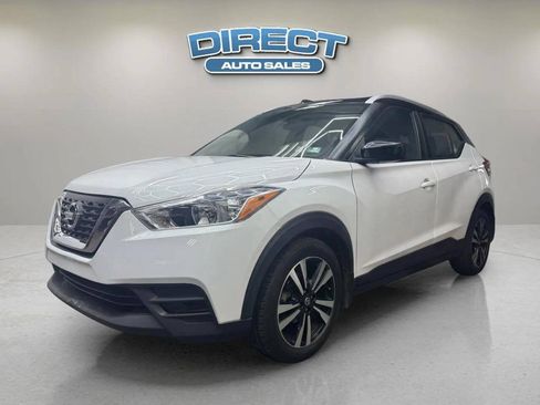 Used 2019 Nissan Kicks SV FWD image 3