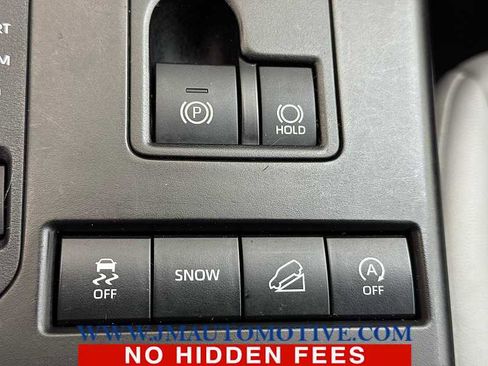 Used 2022 Toyota Highlander XLE image 38