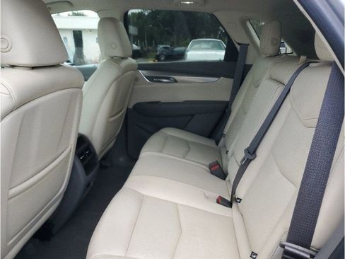 Used 2018 Cadillac XT5 Luxury w/ Driver Awareness Package image 14
