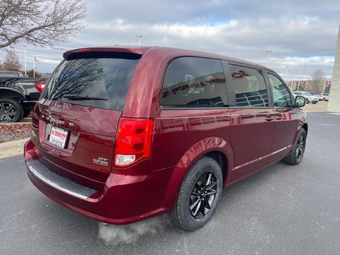 Used 2020 Dodge Grand Caravan GT image 3