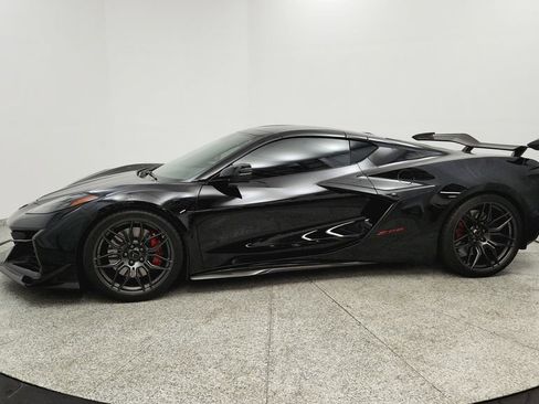 Used 2024 Chevrolet Corvette Z06 w/ Stealth Interior Trim Package RWD image 2