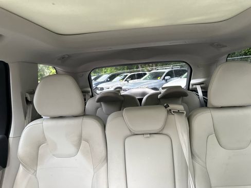 Used 2024 Volvo XC90 B5 Core w/ Protection Package AWD/4WD image 40