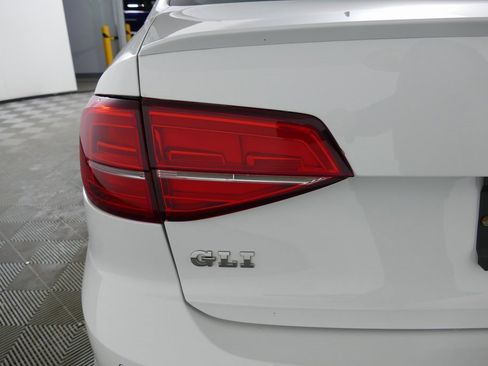 Used 2017 Volkswagen Jetta GLI image 30