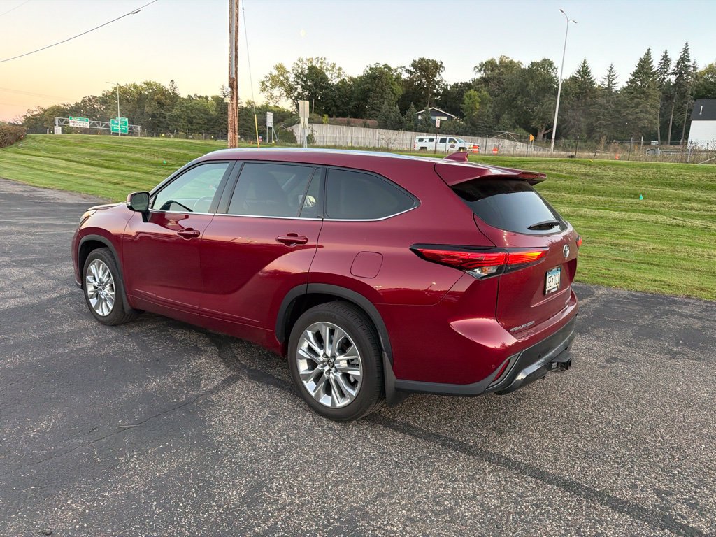 Used 2021 Toyota Highlander Limited AWD/4WD image 22