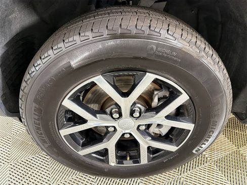 Used 2024 Jeep Grand Cherokee L Limited w/ Luxury Tech Group II image 13