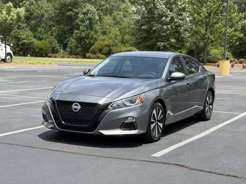 Used 2020 Nissan Altima 2.5 S FWD image 3