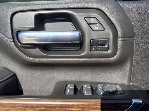 Used 2022 Chevrolet Silverado 3500 High Country w/ Z71 Off-Road Package image 9