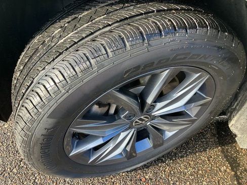 Used 2022 Volkswagen Tiguan SE image 21