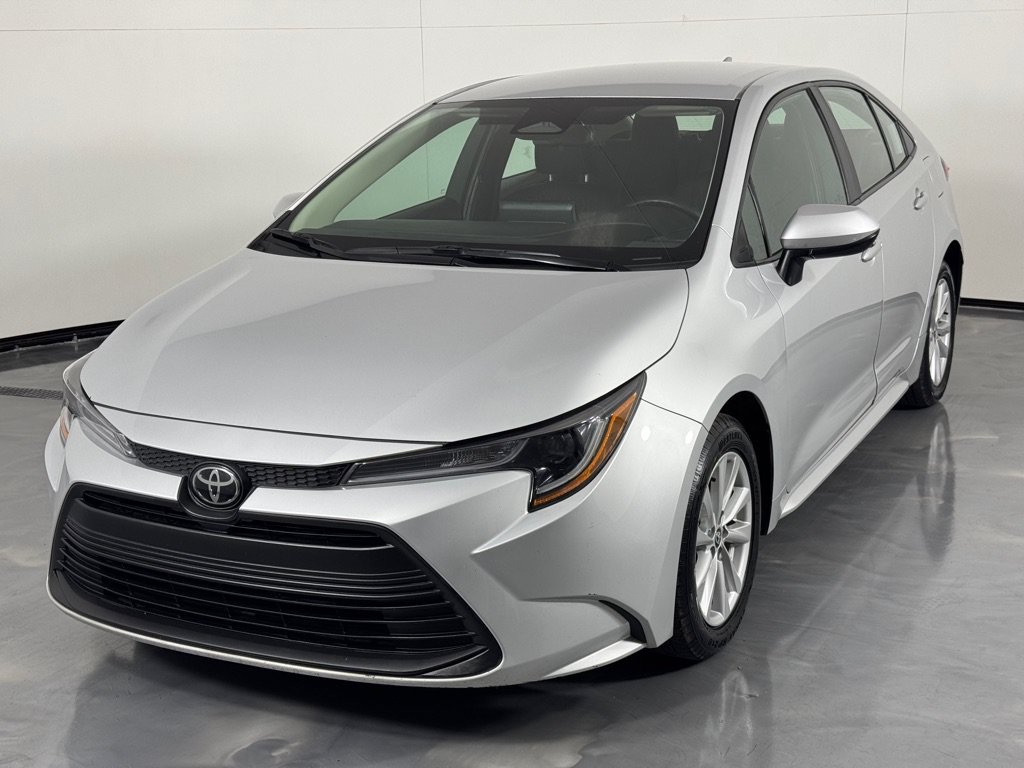 Used 2024 Toyota Corolla LE w/ LE Convenience Package FWD image 9