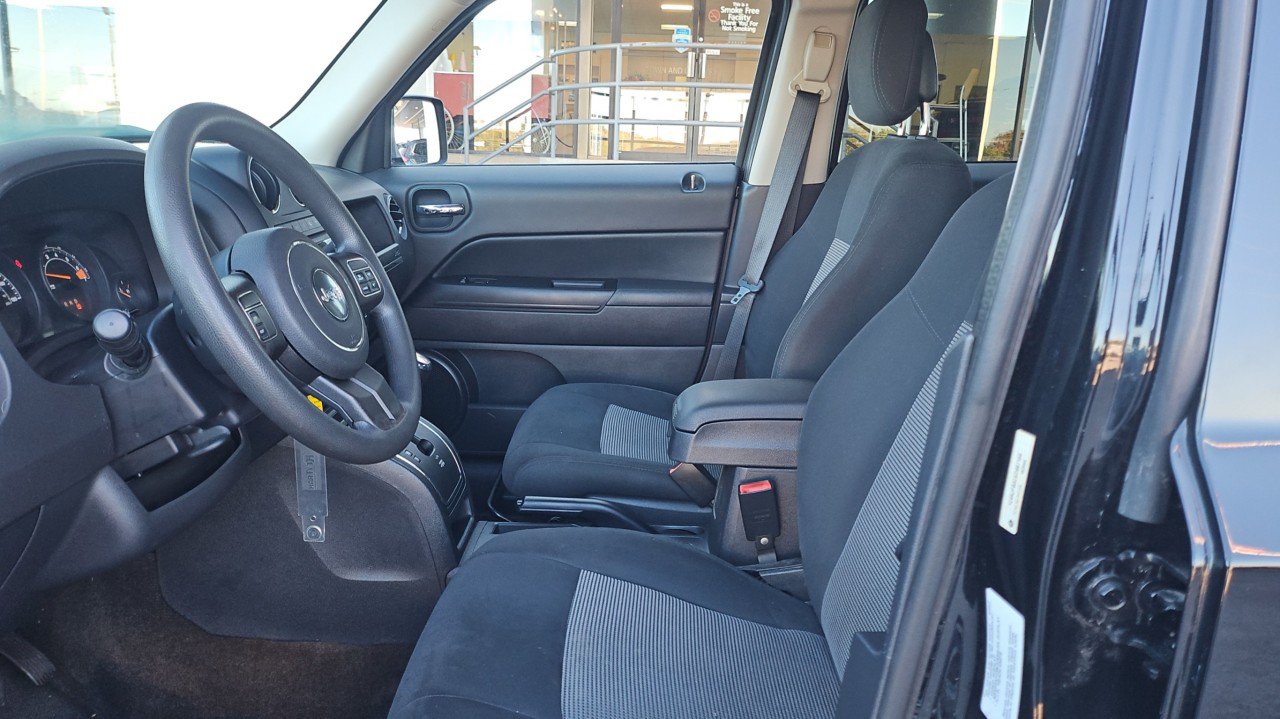 Used 2014 Jeep Patriot Sport w/ Power Value Group FWD image 9