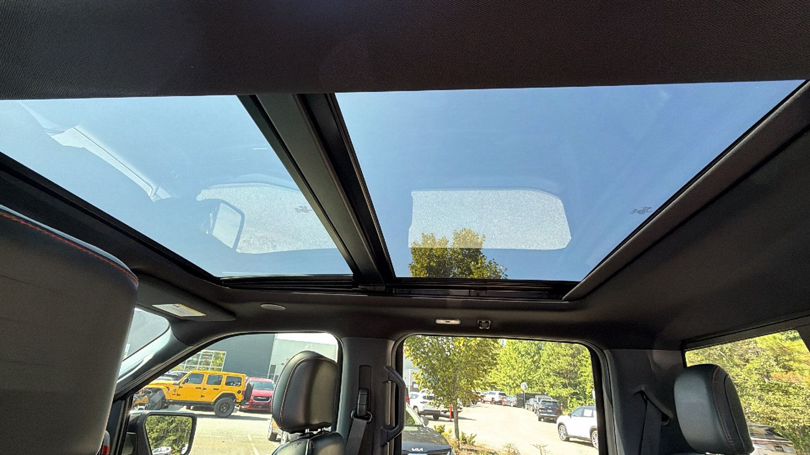 Used 2025 Ford F150 Raptor AWD/4WD image 13