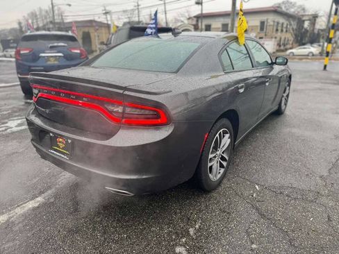 Used 2019 Dodge Charger SXT image 4