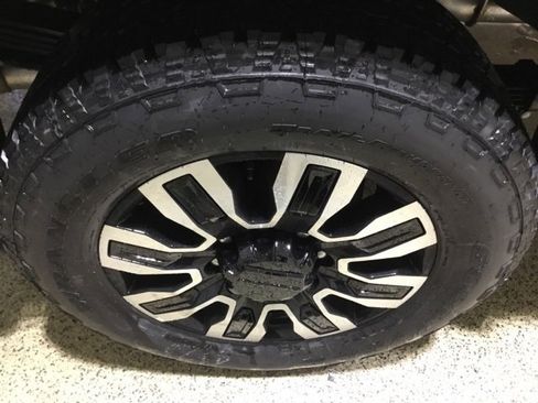 New 2024 GMC Sierra 2500 Denali Ultimate image 33