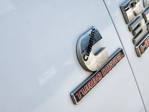 Used 2018 RAM 3500 Tradesman w/ Chrome Appearance Group AWD/4WD image 16