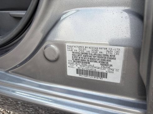 Used 2025 Nissan Versa SV FWD image 27