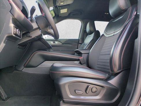 Used 2025 Ford Explorer ST-Line image 16