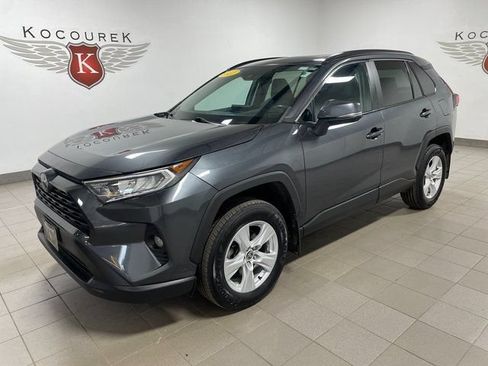 Used 2021 Toyota RAV4 XLE w/ Convenience Package AWD/4WD image 3