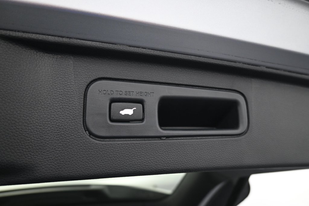 Used 2025 Honda Pilot EX-L image 18