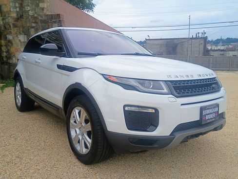 Used 2017 Land Rover Range Rover Evoque SE AWD/4WD image 2