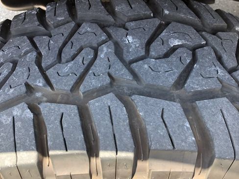 Used 2017 RAM 1500 Sport RWD image 11