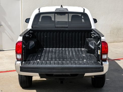 Used 2021 Toyota Tacoma SR5 RWD image 47