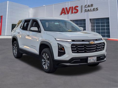 Used 2025 Chevrolet Equinox LT image 3