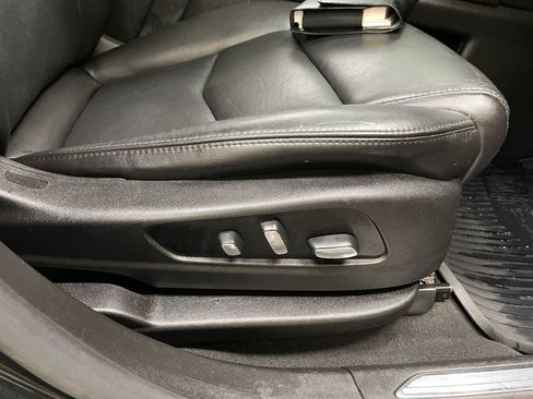 Used 2018 Cadillac XT5 Luxury w/ Driver Awareness Package AWD/4WD image 38