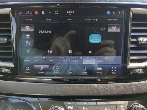 Used 2022 Chrysler Pacifica Touring-L w/ Uconnect Theater Family Group FWD image 16