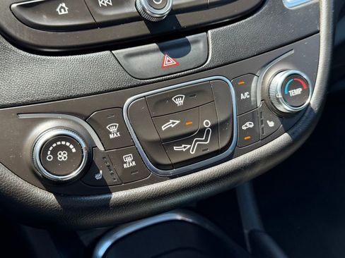 Certified 2018 Chevrolet Malibu LT w/ Leather Package FWD image 22