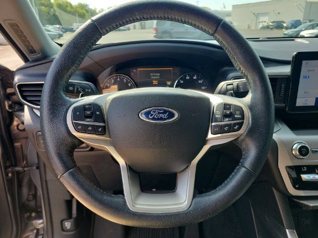 Used 2021 Ford Explorer XLT w/ Equipment Group 202A AWD/4WD image 31