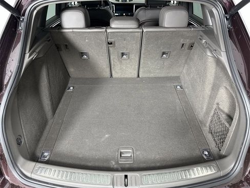 Certified 2025 Porsche Macan image 21