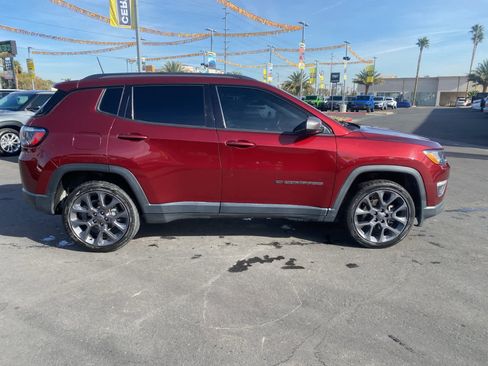 Used 2021 Jeep Compass Latitude image 4