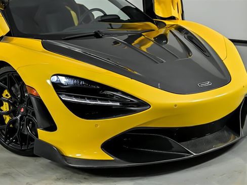 Used 2022 McLaren 720S Luxury RWD image 3