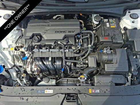 Used 2025 Hyundai Elantra SE FWD image 28