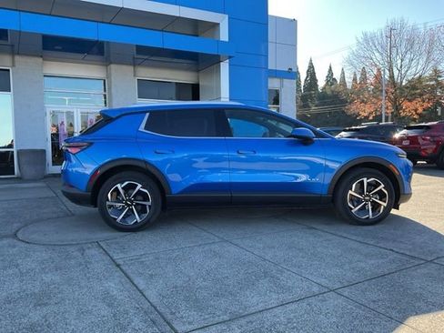 New 2026 Chevrolet Equinox EV LT image 8