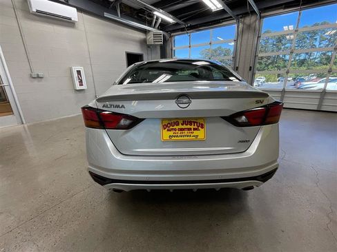 Used 2024 Nissan Altima 2.5 SV w/ SV Premium Package AWD/4WD image 4