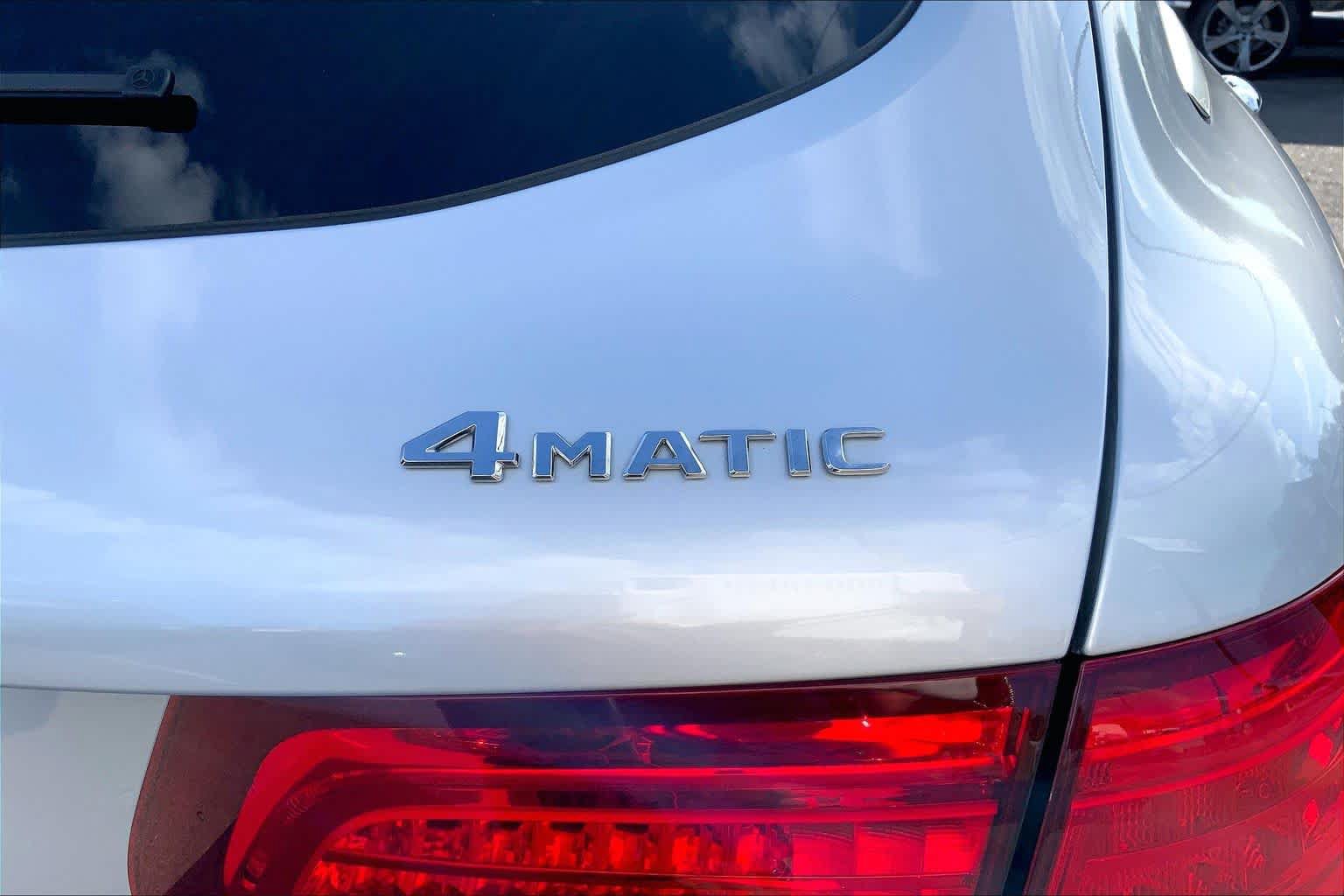 Used 2019 Mercedes-Benz GLC 300 4MATIC image 10