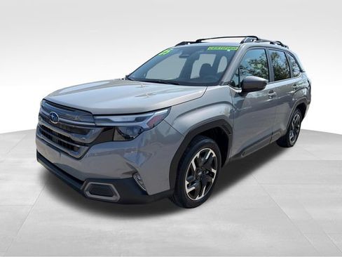 Used 2025 Subaru Forester Limited AWD/4WD image 3