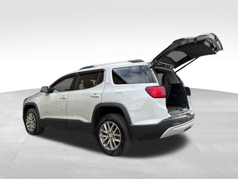 Used 2018 GMC Acadia SLE image 13