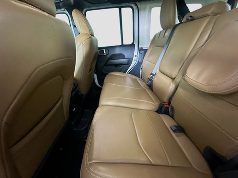 Used 2023 Jeep Wrangler Unlimited Sahara w/ Cold Weather Group AWD/4WD image 26