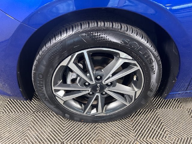 Used 2024 Kia Forte LXS w/ LXS Technology Package FWD image 10